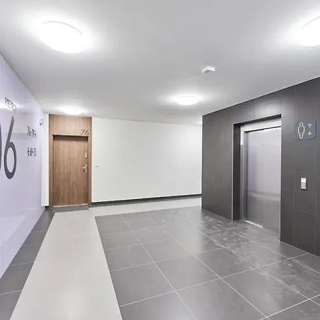 Prestige Gwiazdzista With Free Garage In By Renters Apartmán *