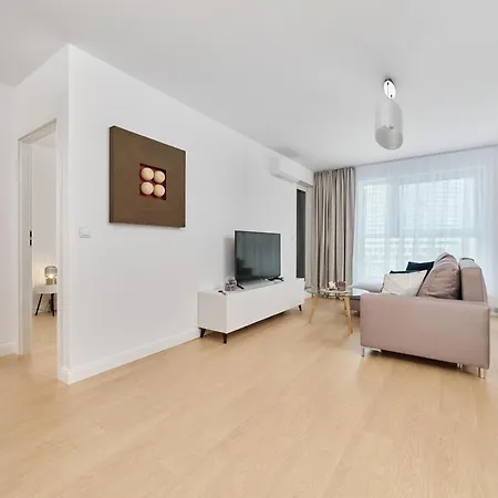 Prestige Gwiazdzista With Free Garage In By Renters Wroclaw