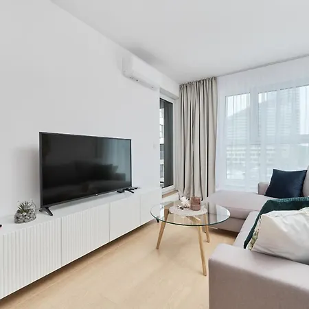 Prestige Gwiazdzista With Free Garage In By Renters