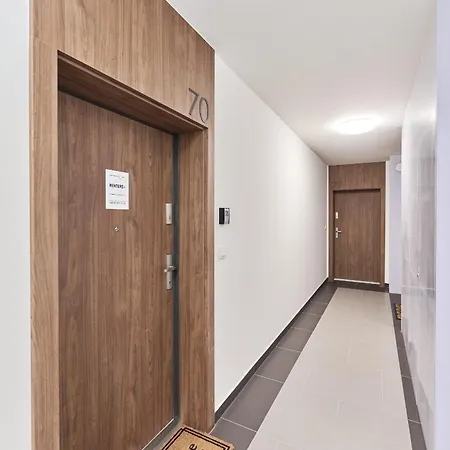 Apartment Prestige Gwiazdzista With Free Garage In By Renters